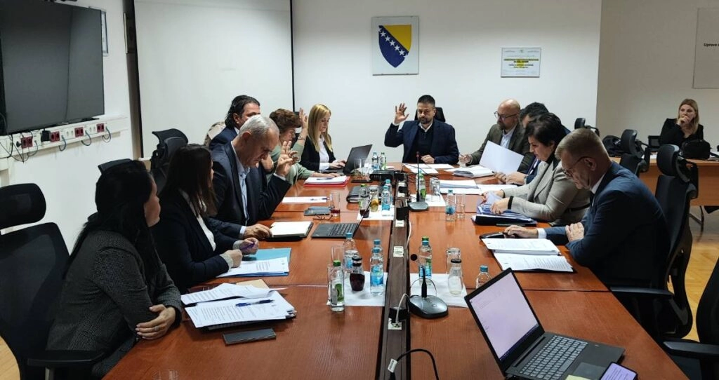 UIO BiH: Raste iznos minimalne akcize na cigarete i duhan, specifična akciza ostaje ista